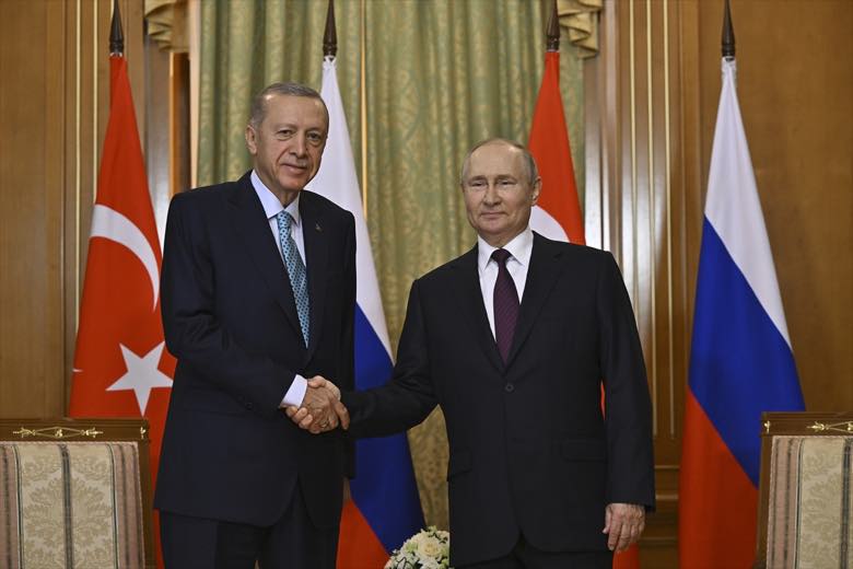 Putin ile Erdoğan arasındaki görüşme başladı