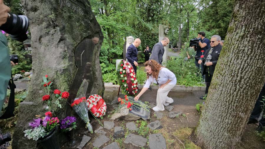 Nâzım Hikmet, ölümünün 61. Yıl dönümünde Moskova&#8217;da anıldı